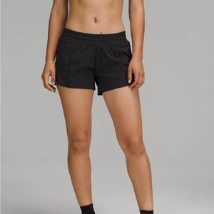 Lululemon Hotty Hot Low Rise Shorts 4 in Black